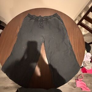 Amazon Essentials Wide Leg Pants in Black